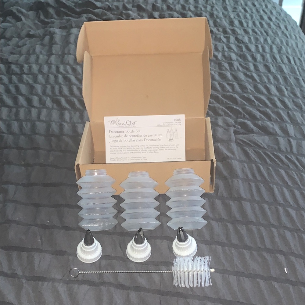 Pampered Chef Decorating Kit with Clear Bottles and White Accessories